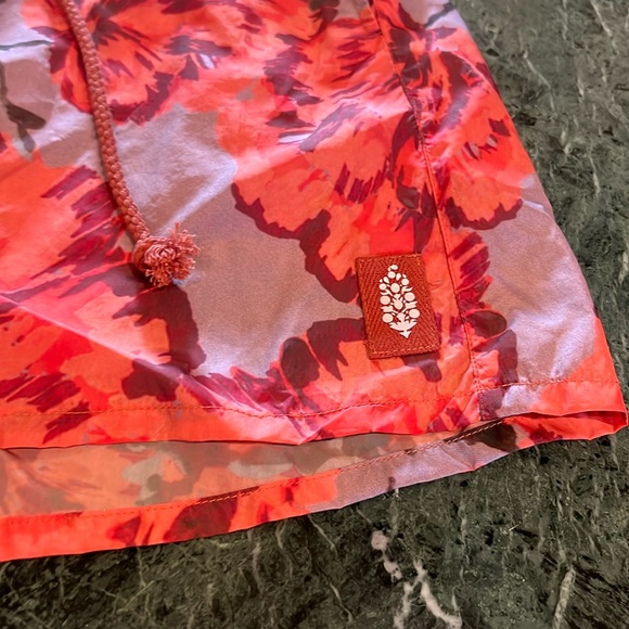 NEW Free People Movement ~ The Switchback Floral Shorts ~ size small - Picture 3 of 13